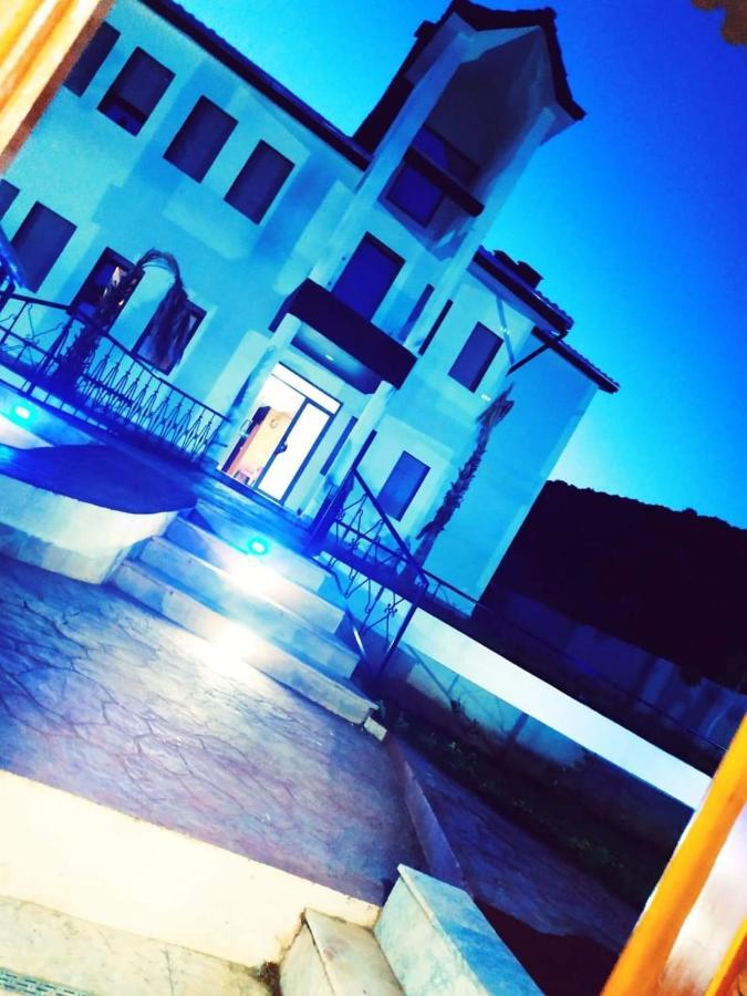 Palais Du Cedre Hotel Ait Bou Tarhat ภายนอก รูปภาพ